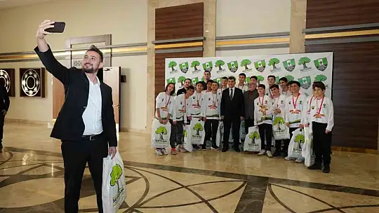 Müzeye, 10 günde 5 kupa kazandırdılar