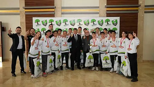Müzeye, 10 günde 5 kupa kazandırdılar