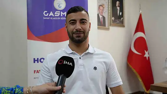 Müzik tutkusu olan hemofili hastası genç konservatuarı kazandı
