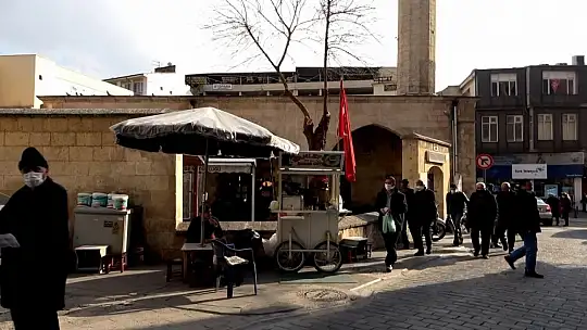 Müzisyenlikten seyyar satıcılığa