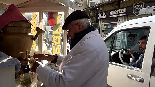 Müzisyenlikten seyyar satıcılığa