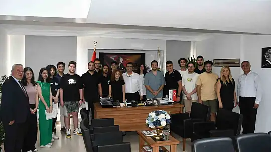 Nüket Ersoy YKS şampiyonlarını ağırladı