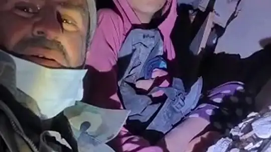 Nurdağı'nda 133 saat sonra 13 yaşındaki Esma sağ kurtarıldı