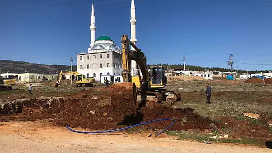 Nurdağı'nda kalıcı konutlar için ilk kazma vuruldu