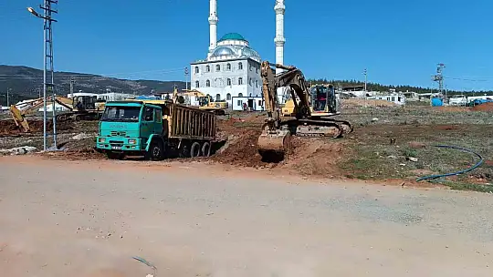 Nurdağı'nda kalıcı konutlar için ilk kazma vuruldu