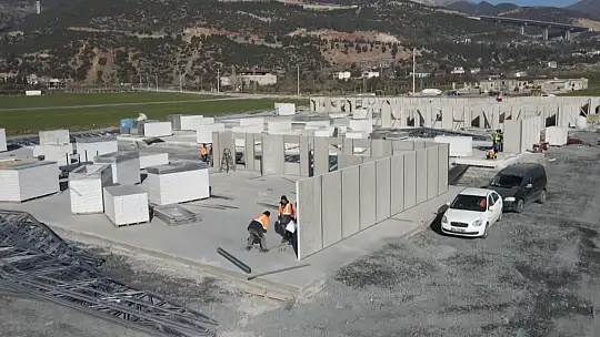 Nurdağı'nda konteyner kent ve prefabrik ev çalışmaları devam ediyor