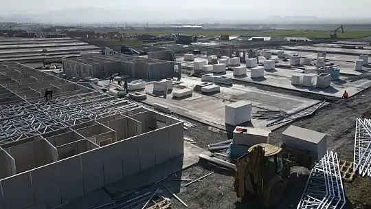 Nurdağı'nda konteyner kent ve prefabrik ev çalışmaları devam ediyor