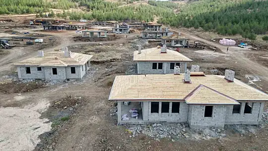 Nurdağı'nda köyevleri villaları aratmıyor