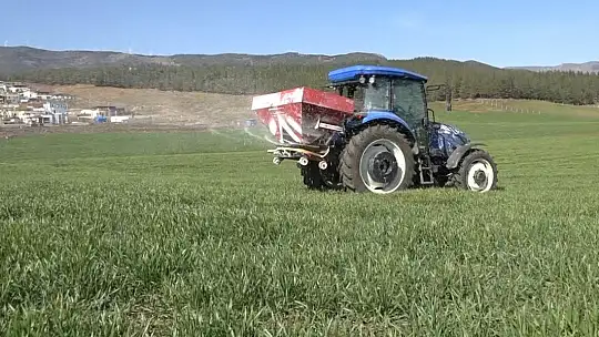 Nurdağı'ndaki çiftçiler asrın felaketine rağmen üretime devam ediyor