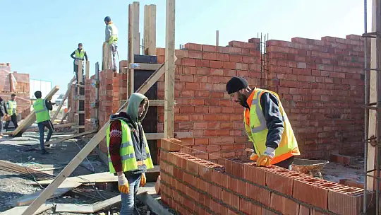 Nurdağı'ndaki depremzedeler geçici sıcak yuvalarına ay sonunda kavuşuyor