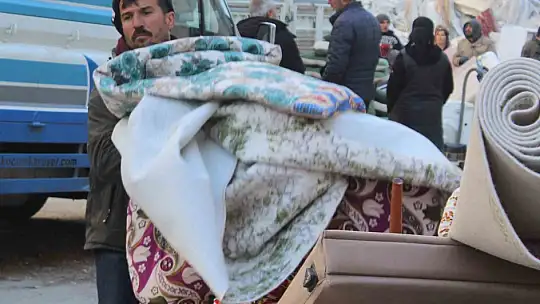 Nurdağı'ndaki depremzedeler yarım kalan hayalleriyle ilçeyi terk ediyor