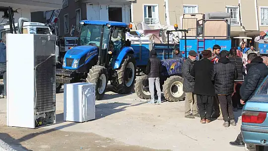 Nurdağı'ndaki depremzedeler yarım kalan hayalleriyle ilçeyi terk ediyor