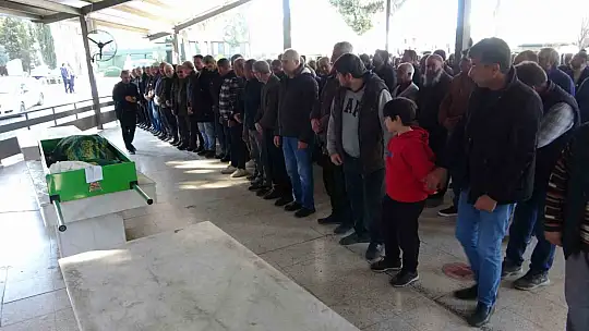 Oğlunun şehit haberini aldığı sıradaki bakışlarıyla hafızalara kazınan baba hayatını kaybetti