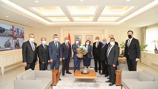 Öğrenci servisi esnafına bin 500 liralık maddi destek