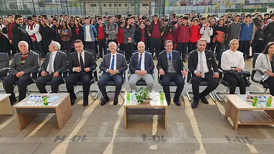 Öğrenciler adına fidan dikildi