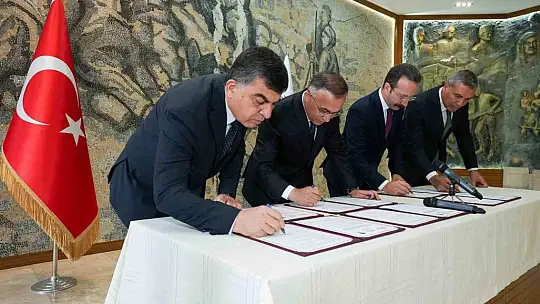 Öğrencilere, nakdi destek sağlayacak protokoller imzalandı