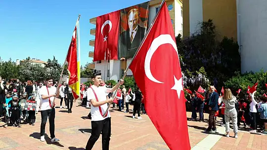 Öğrencilerin oluşturduğu kortej ilgi gördü