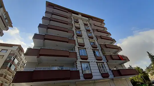 Öğretmen tartıştığı karısını öldürdü