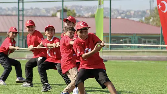 Öğretmenler hem öğretti hem eşlik etti