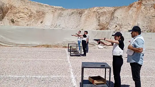 Oğuzeli MYO öğrencilerine atış eğitimi verildi