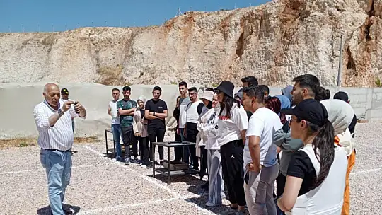 Oğuzeli MYO öğrencilerine atış eğitimi verildi