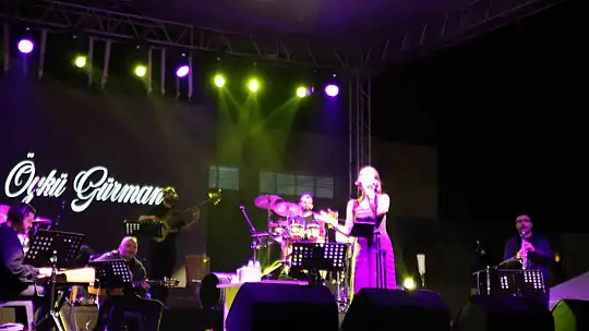 Oğuzeli'nde Nar ve Kurutmalık festivali Öykü Gürman ile renklendi