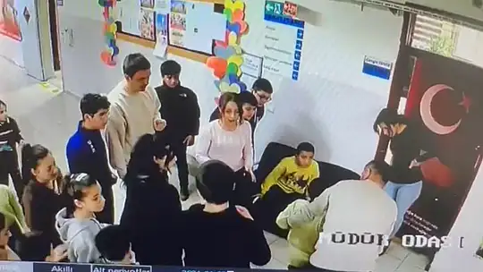 Okul müdürünün heimlich manevrası öğrencinin hayatını kurtardı