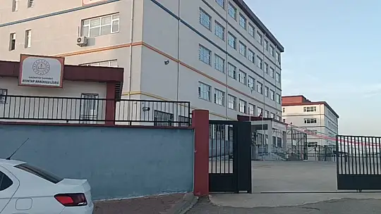 Okuldaki mezuniyet kutlamasında helyum gazlı balon patladı: 8 yaralı