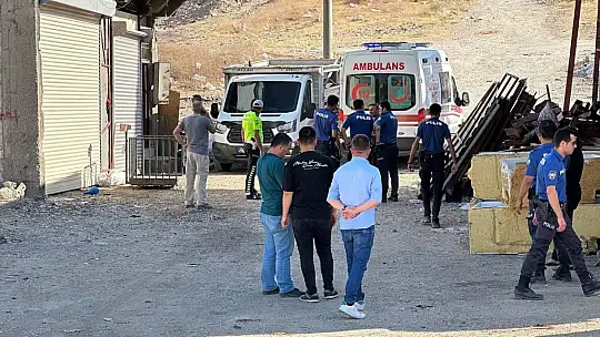 Önce 2 yaşındaki oğlunu rehin aldı, sonra kendini vurdu