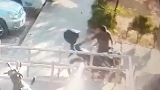 Önce gözlem yaptı, sonra park halindeki motosikleti çaldı