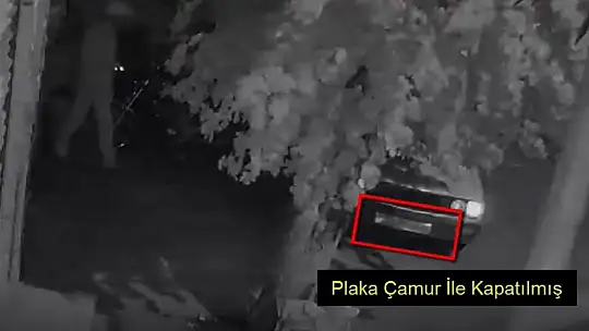 Önce hırsızlık yaptılar, sonra plakasını çamurla gizledikleri aracı yıkadılar