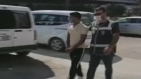 Önce kameralara sonra polise yakalandı