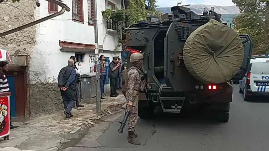 Operasyona giden polislere saldırı: 3 yaralı