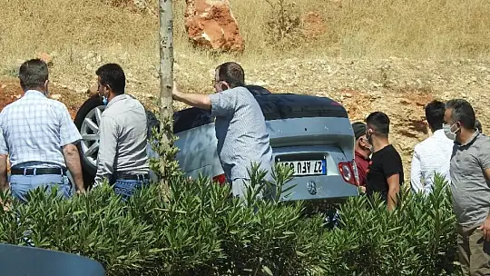 Yeşilvadi yolunda orta refüje çarpan otomobil takla attı: 2 yaralı