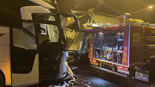 Gaziantep Osmaniye yolu tünelde zincirleme trafik kazası: 1 ölü, 6 yaralı