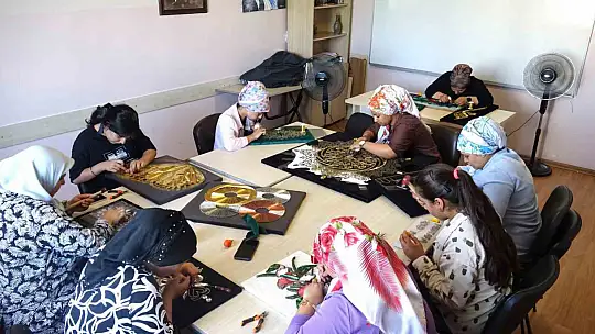 Osmanlı sanatı filografi kadınların elinde yeniden hayat buluyor