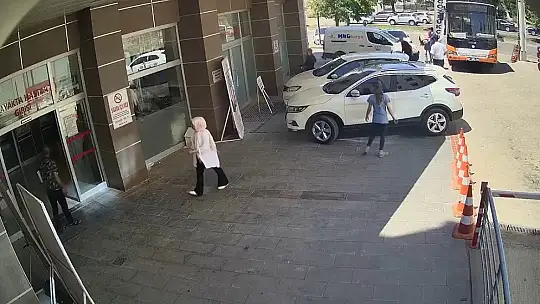 Otobüs şoförü baygınlık geçiren kız çocuğunu hastaneye yetiştirdi