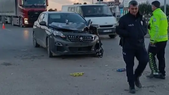 Otomobil ile çarpışan motosiklet sürücüsü yaralandı