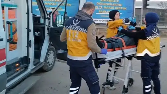 Otomobil ile çarpışan motosiklet sürücüsü yaralandı