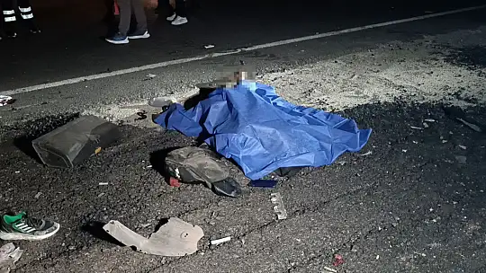 Otomobil tıra arkadan çarptı: 1 ölü, 1 yaralı