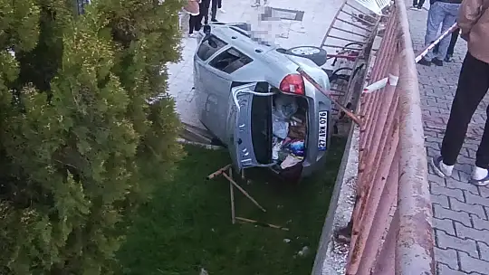 Otomobilin altına alarak metrelerce sürüklediği çocuk ağır yaralandı