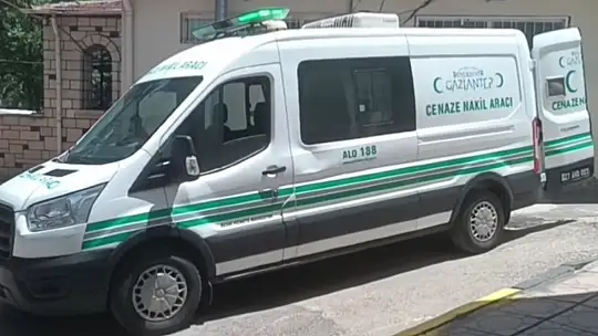 Otomobilin çarpıp üzerinden geçtiği 7 yaşındaki çocuk hayatını kaybetti