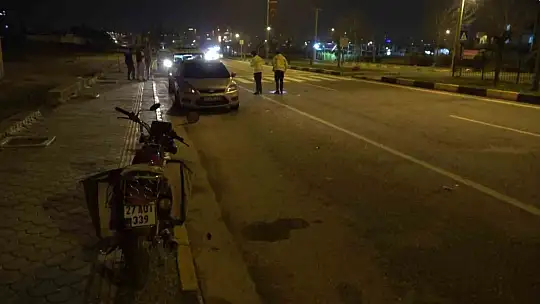 Otomobilin çarptığı motosiklet sürücüsü kurtarılamadı