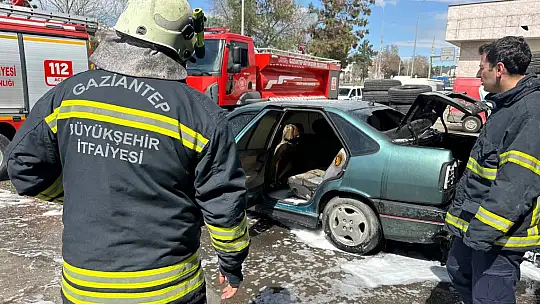Otomobilin LPG tüpü bomba gibi patladı: 1 kişi yaralandı