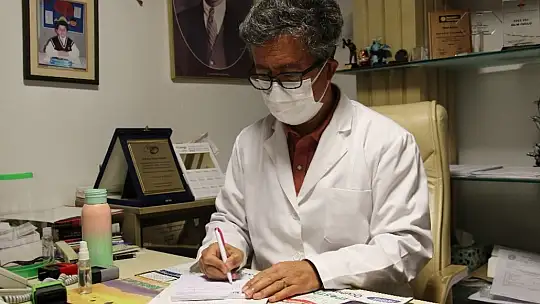 Aşı gönüllüsü Prof. Dr. Demirer: 'Yavaş yavaş, böyle fokur fokur kaynayan bir aşı karşıtlığı başladı'