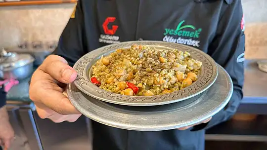 (ÖZEL) Gaziantep'te ana yemeklerin incisi: Firik pilavı