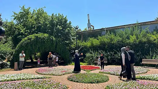 (ÖZEL) Gaziantep'te çiftler doğal fotoğraf stüdyosunu tercih ediyor