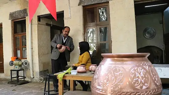 Kadınlar patronu oldukları meslekte erkeklere taş çıkartıyor