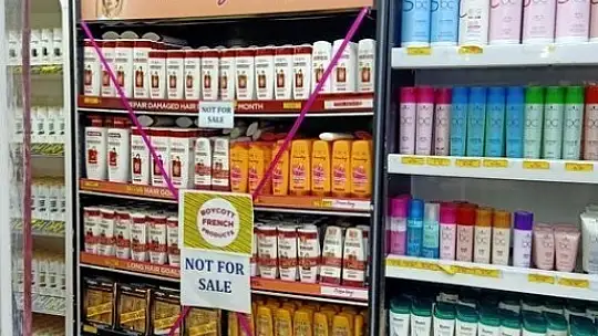 Pakistan marketlerinde Fransız ürünleri boykot ediliyor