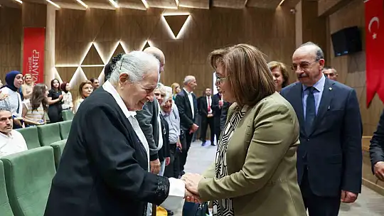 Panorama Müzesi'ni gezen Kazım Karabekir Paşa'nın kızı Timsal Karabekir duygu dolu anlar yaşadı